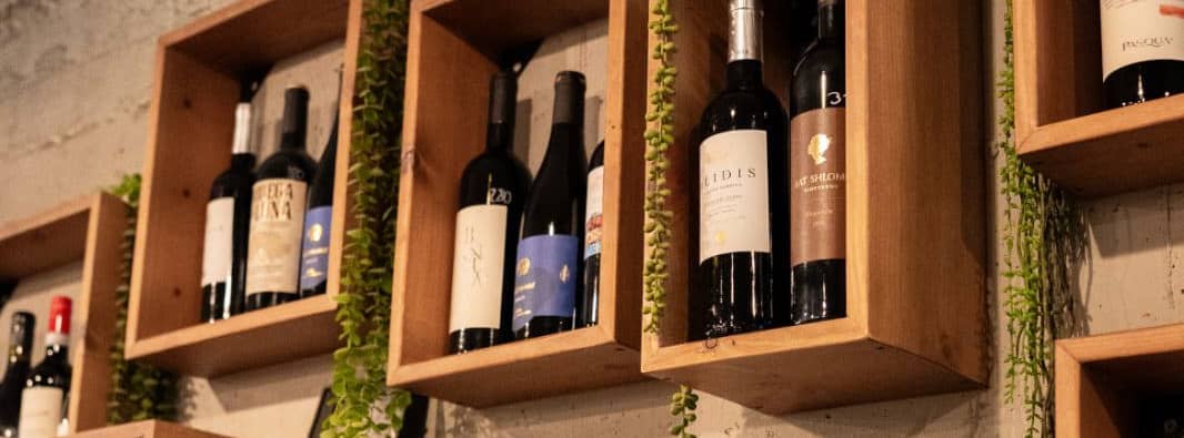 ווין סטש בר יין במודיעין The wine stash